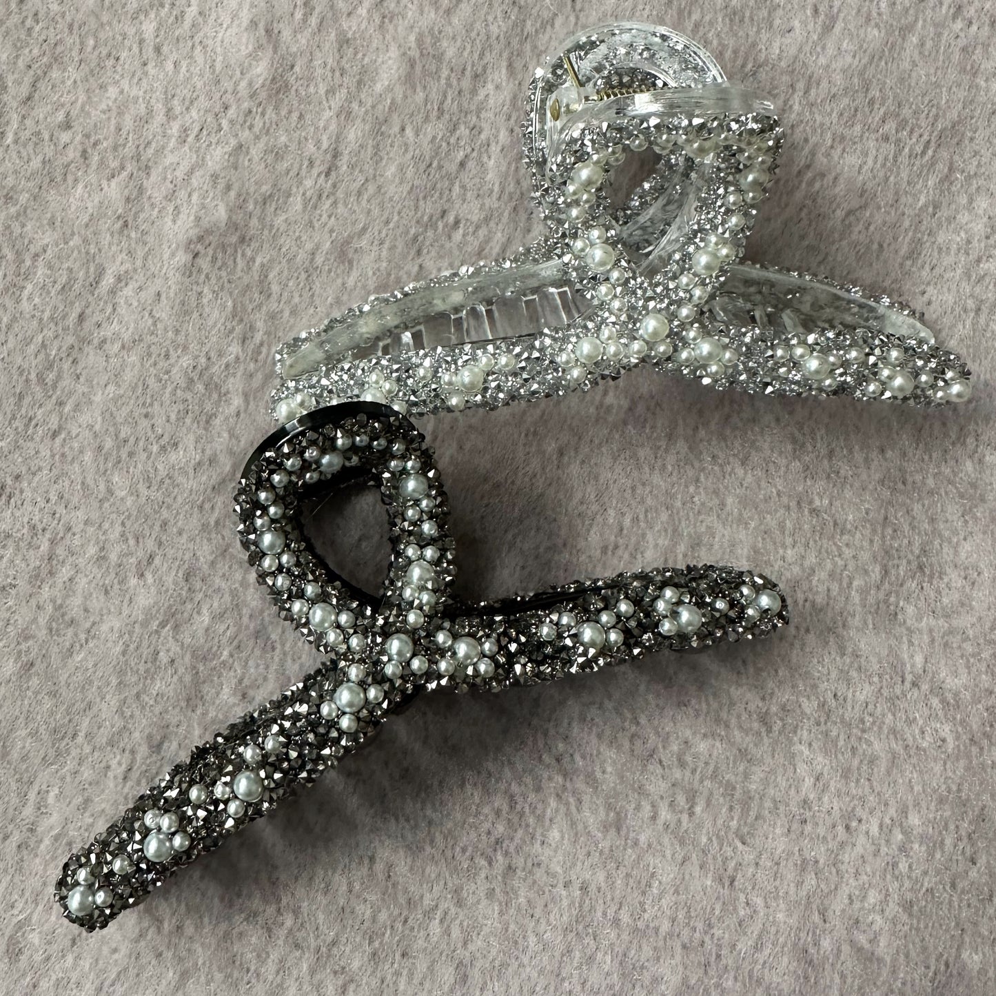 Glitzy Pearl Claw Clip